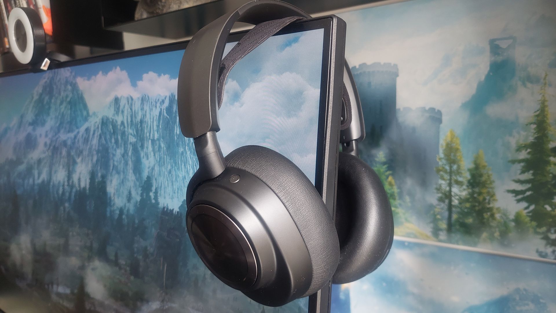 gaming headset reviews 2023 - featured image